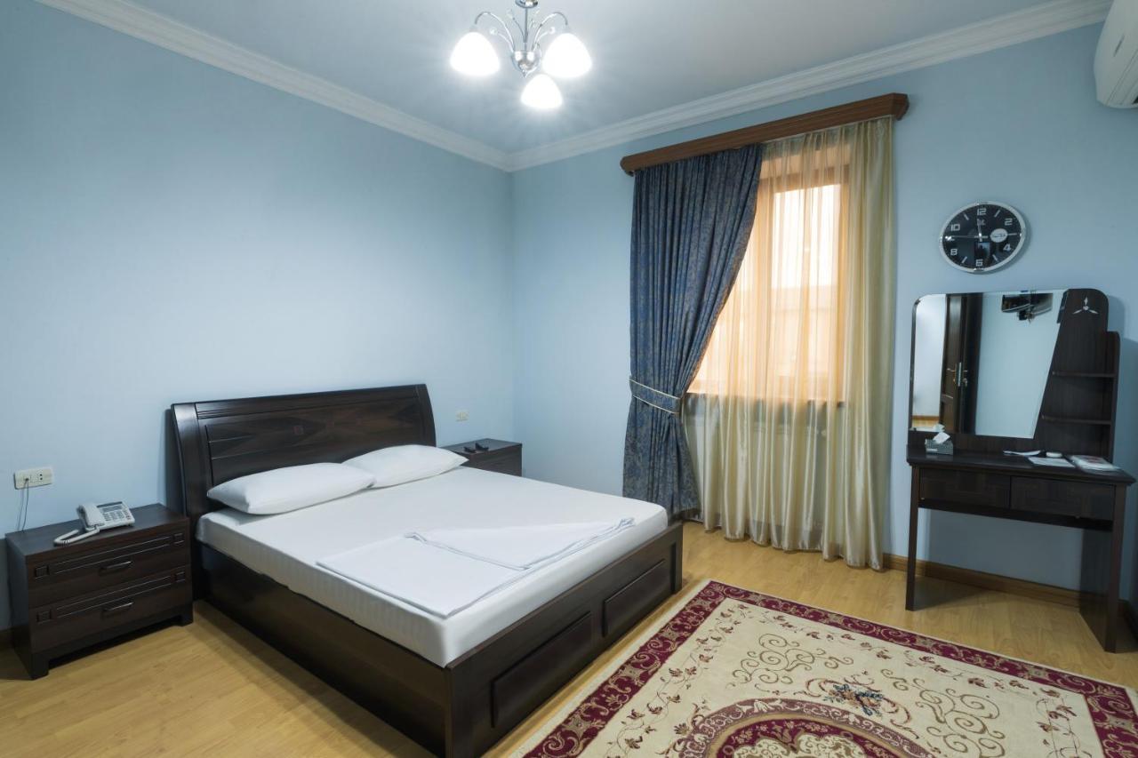 La Defense Hotel 예레반 외부 사진