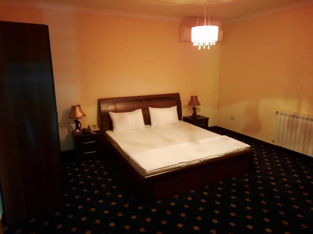 La Defense Hotel 예레반 외부 사진