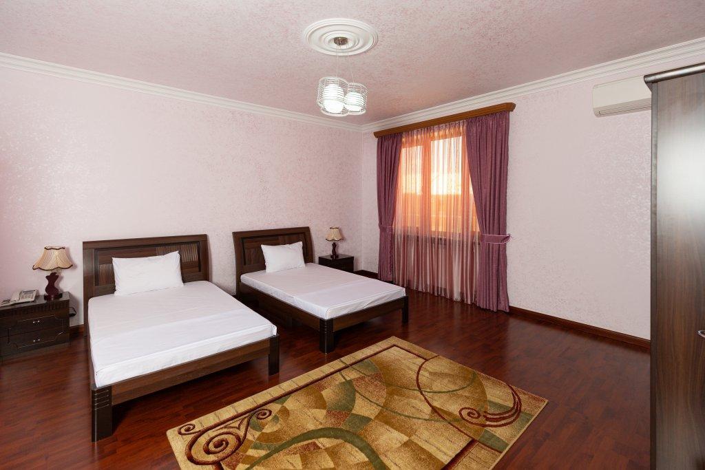 La Defense Hotel 예레반 외부 사진